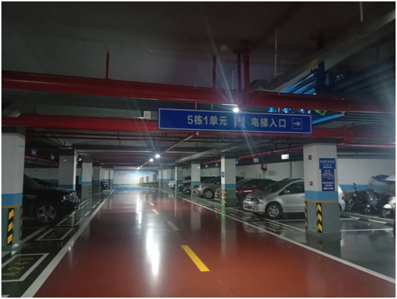 金剛砂耐磨地坪為什么會褪色？色彩不均勻？